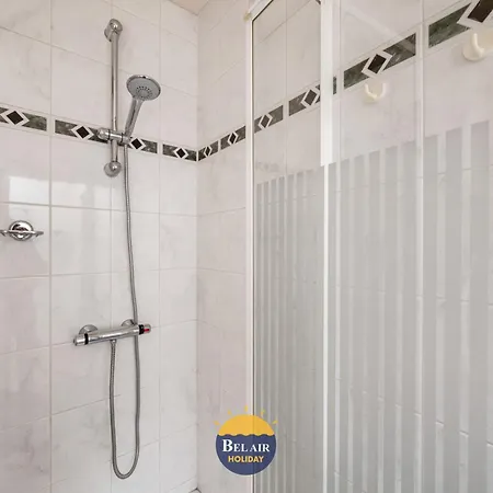Zeezicht Ix Cozy With Sea View T26 شقة *